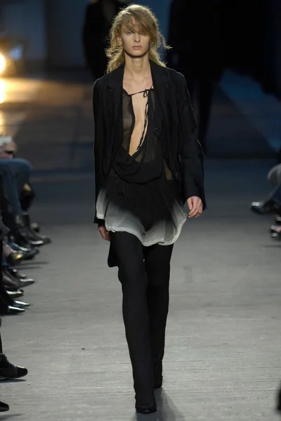 Look 28